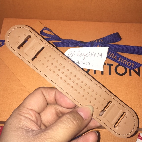 Louis Vuitton Strap Pad - Picture 3 of 9